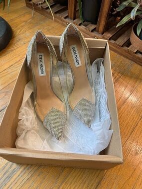 Steve Madden Silver Crystal Pointed Pumps with Clear Sides